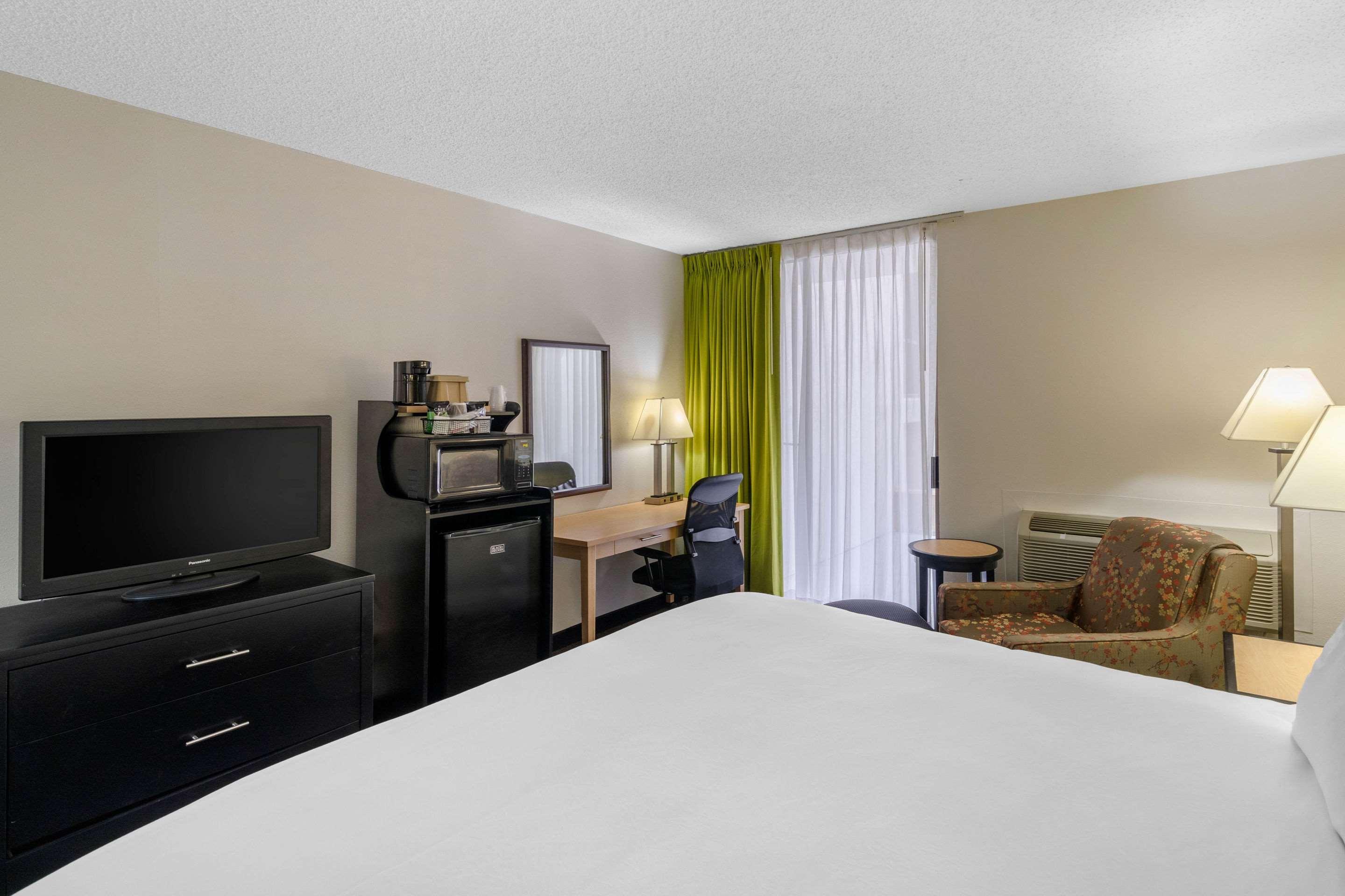 Quality Inn Tyler - Lindale Exterior photo