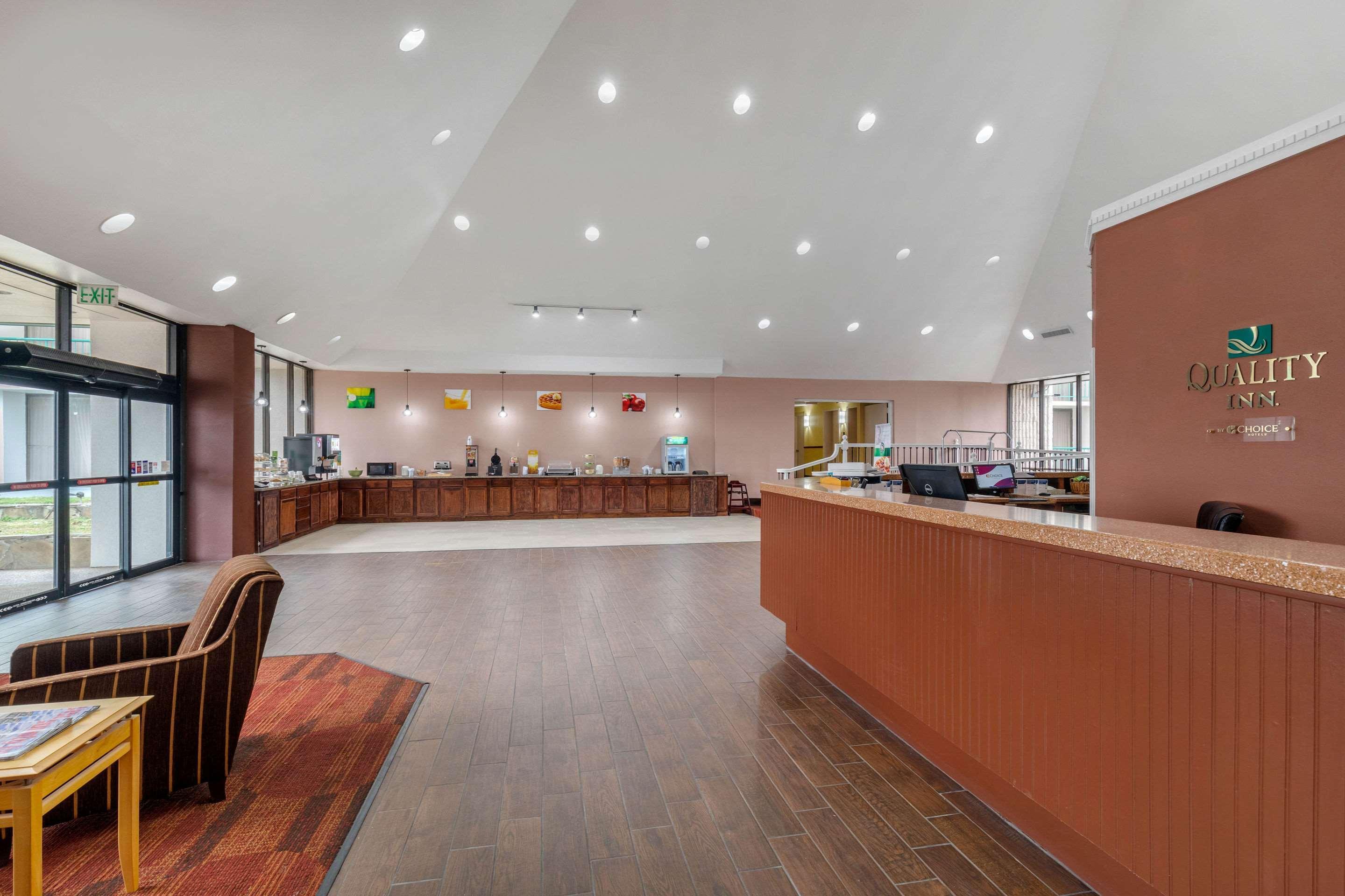 Quality Inn Tyler - Lindale Exterior photo