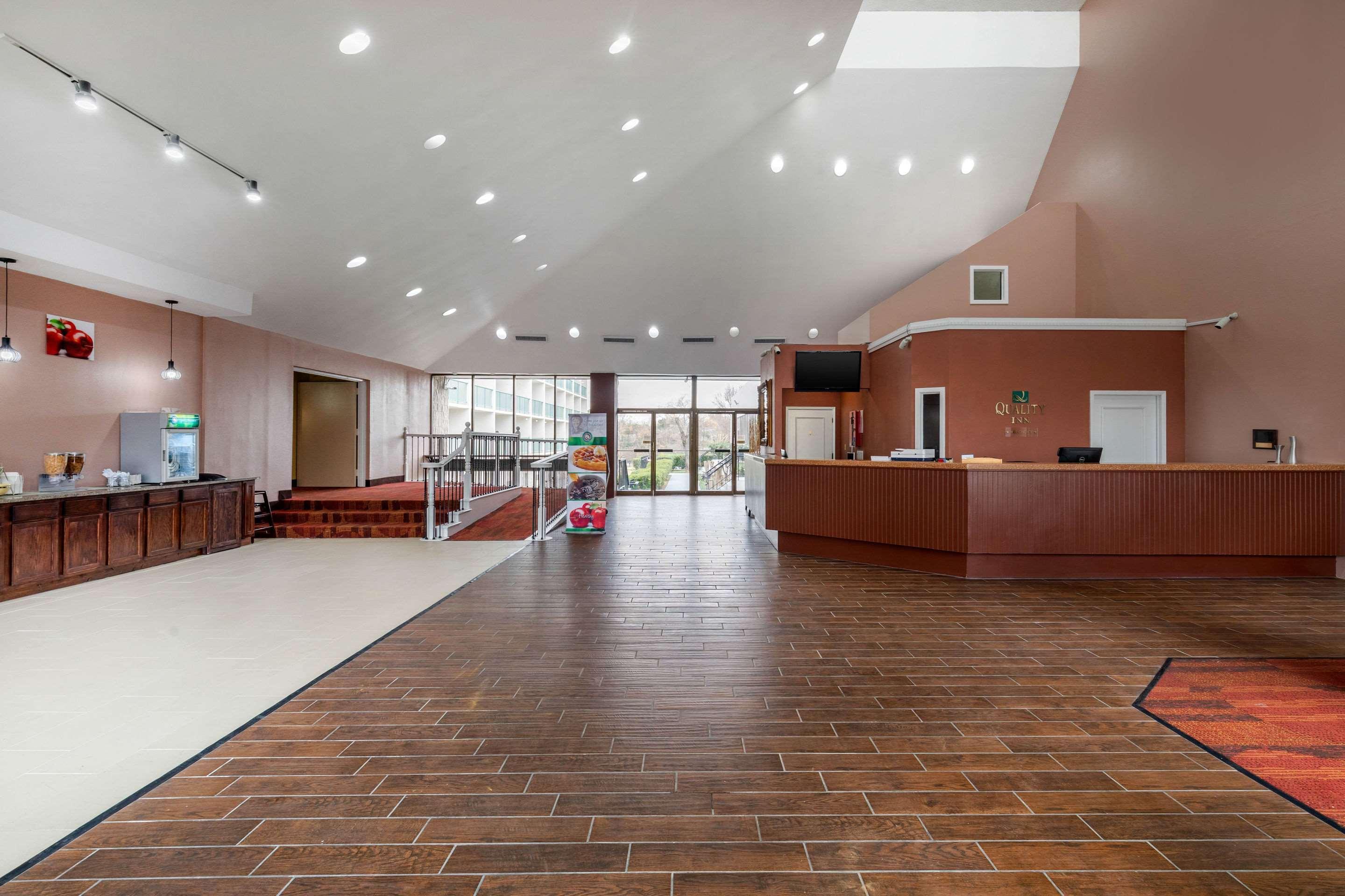 Quality Inn Tyler - Lindale Exterior photo