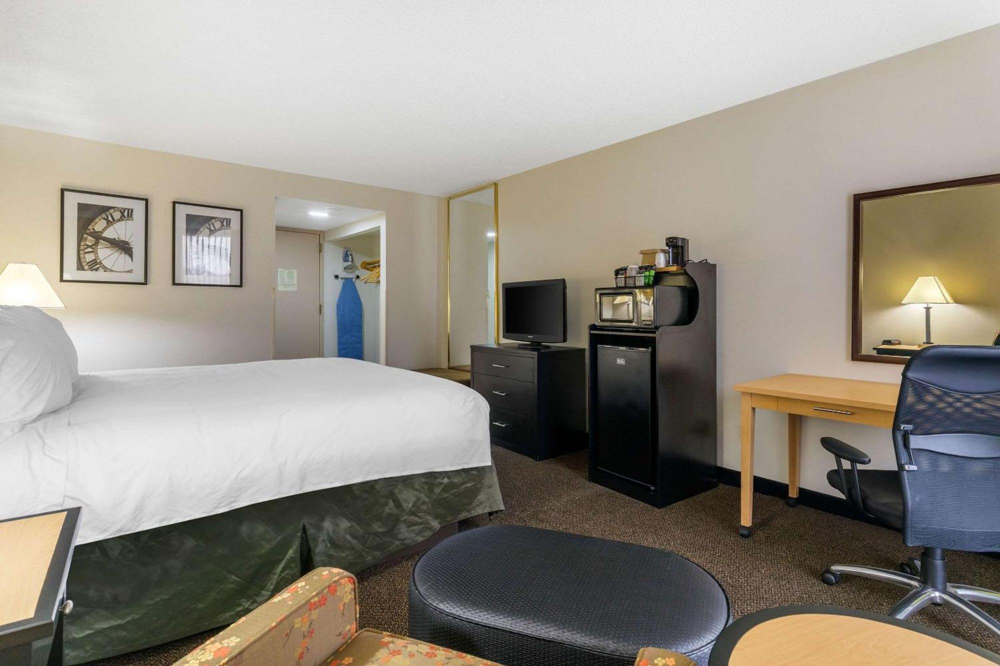 Quality Inn Tyler - Lindale Exterior photo